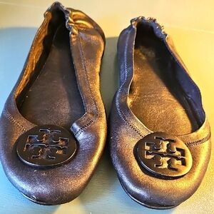 Black Ballet Flats Leather with Emblem Says XS. BUT I‎ BELEIVE THEY 8
